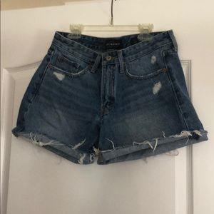 Size 26 Lucky brand denim cut off shorts